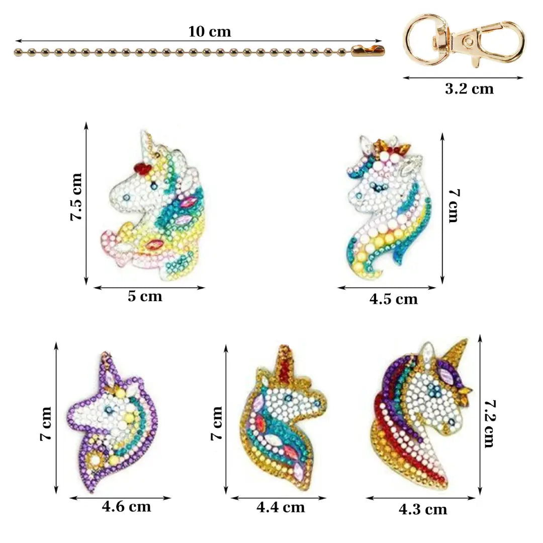 Collectie van diamond painting sleutelhangers in de vorm van eenhoorns met gedetailleerde afmetingen en kleurrijke ontwerpen.